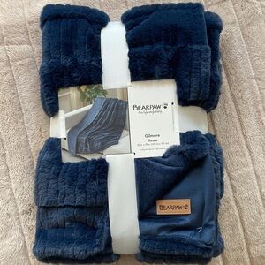 BearPaw Midnight Blue Gilmore Blanket